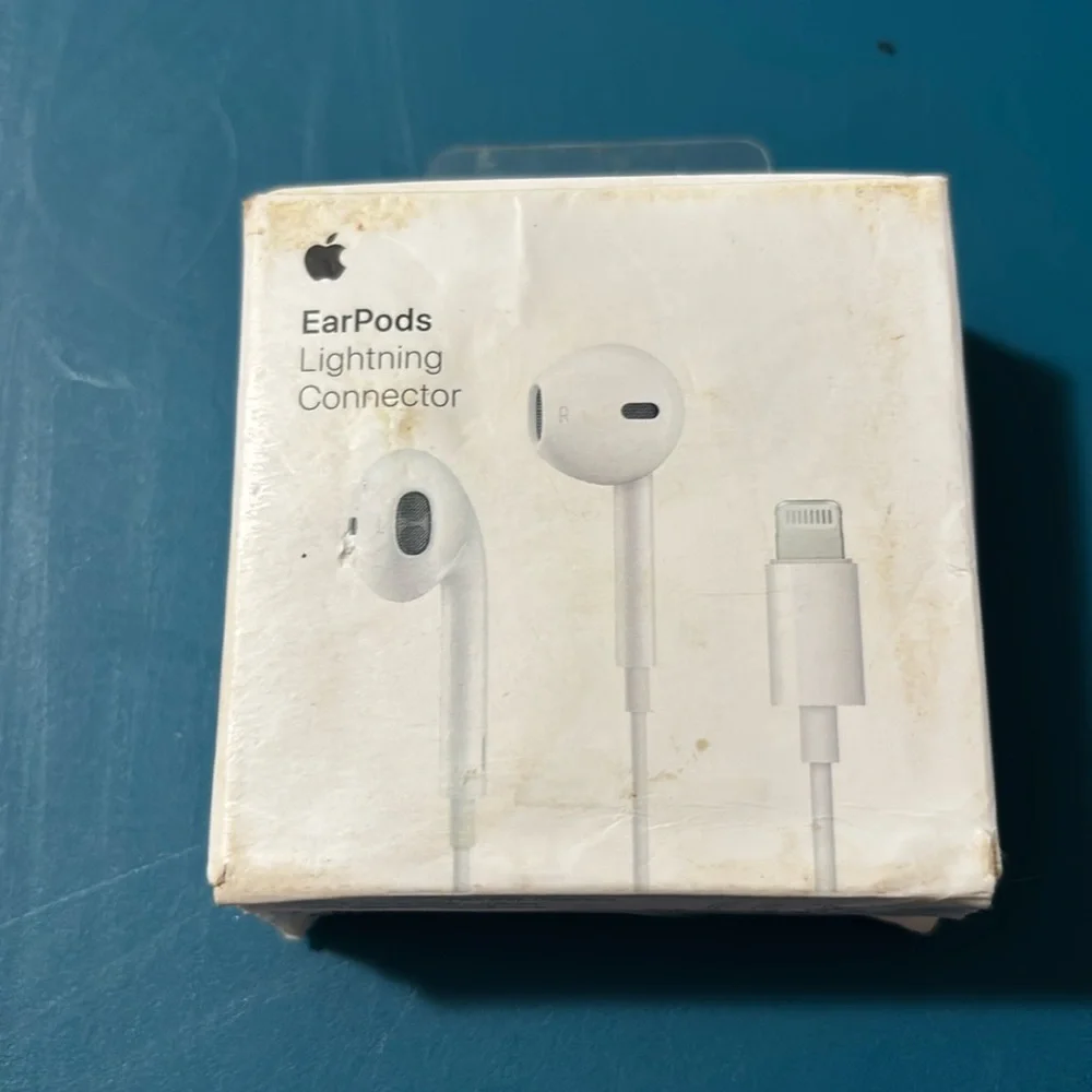 Apple Lightning EarPod Headphone Original New open box